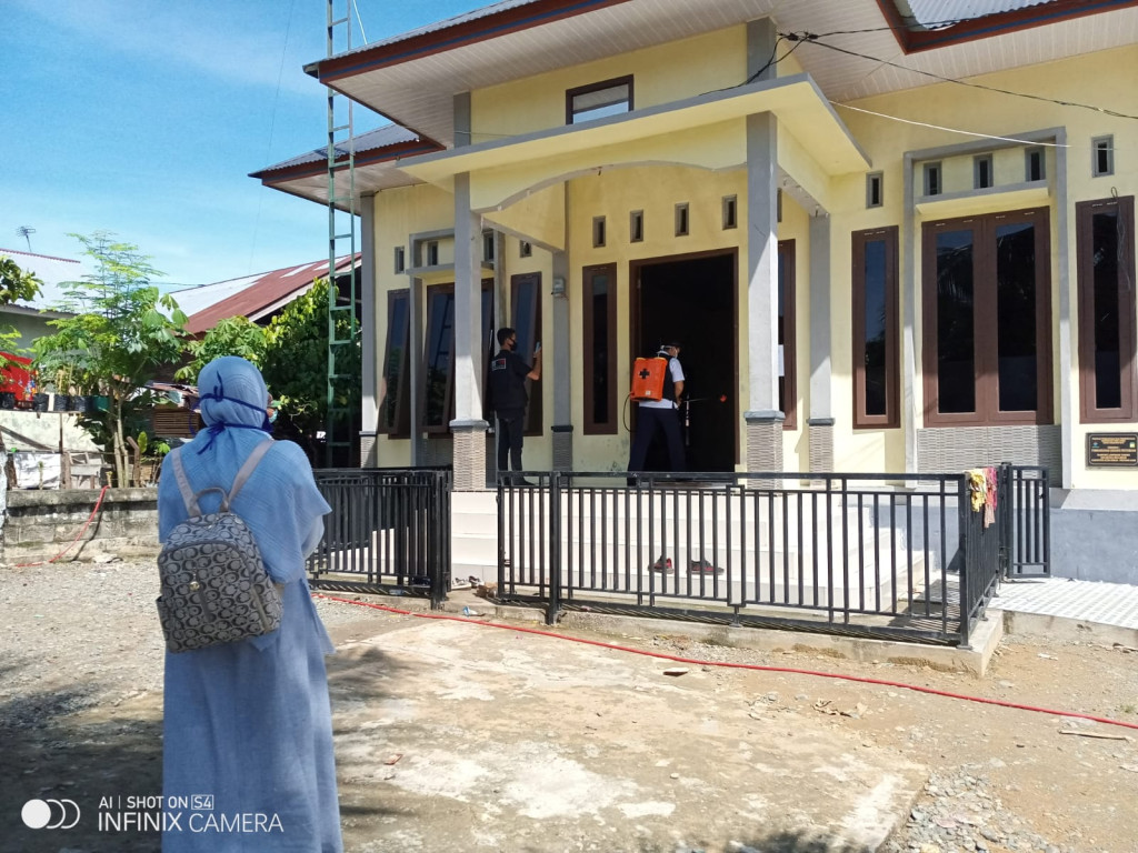 Gedung pertemuan gampong Lampisang Tunong